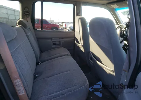 1997 Ford Explorer из США, поврежденный, VIN 1FMDU34X8VUD08219